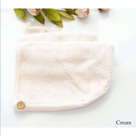 Microfiber hair towels NWOT but none were included. Original packaging!! - Picture 6 of 8